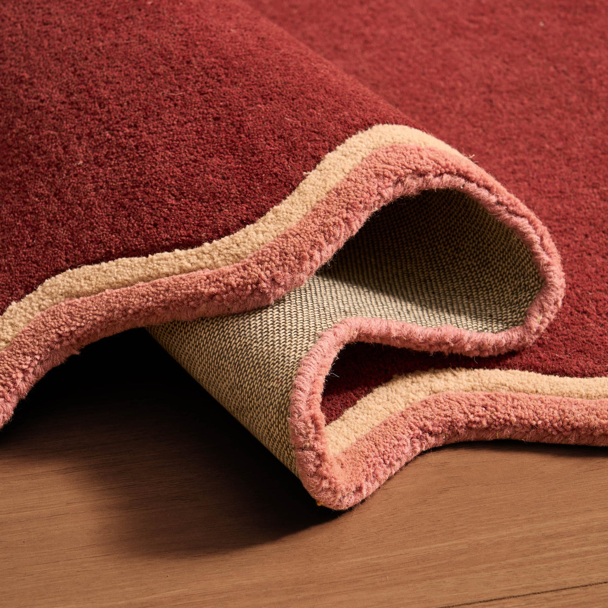 Serena Wool Blend Scallop Contrast Edge Rug - Dark Raspberry - DUSK