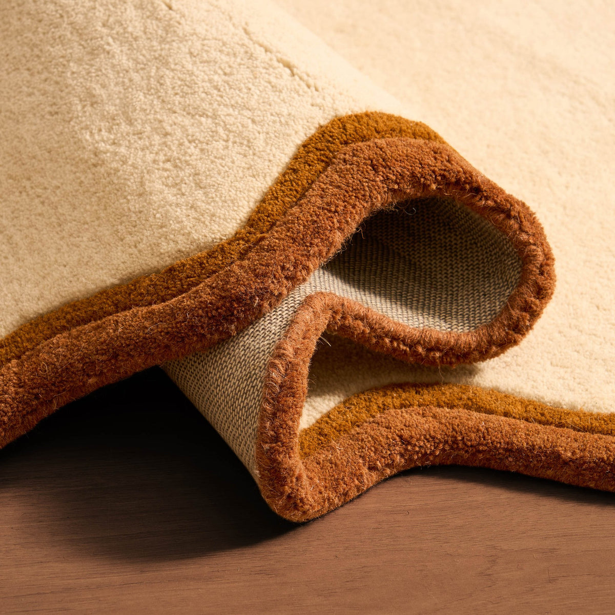 Serena Wool Blend Scallop Contrast Edge Rug - Orange - DUSK