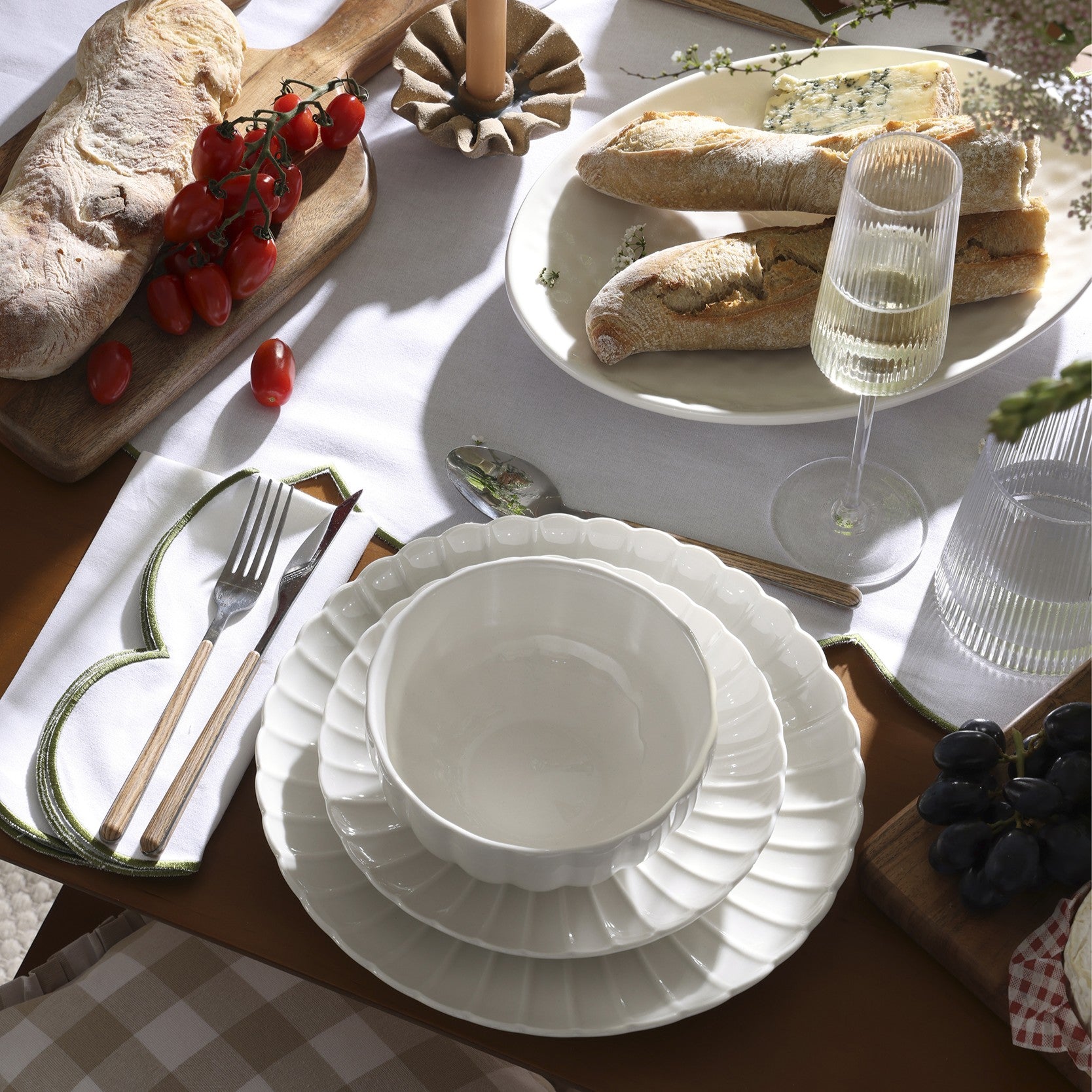 Simone Set of 4 Scallop Edge Napkins - Off White/Olive - DUSK