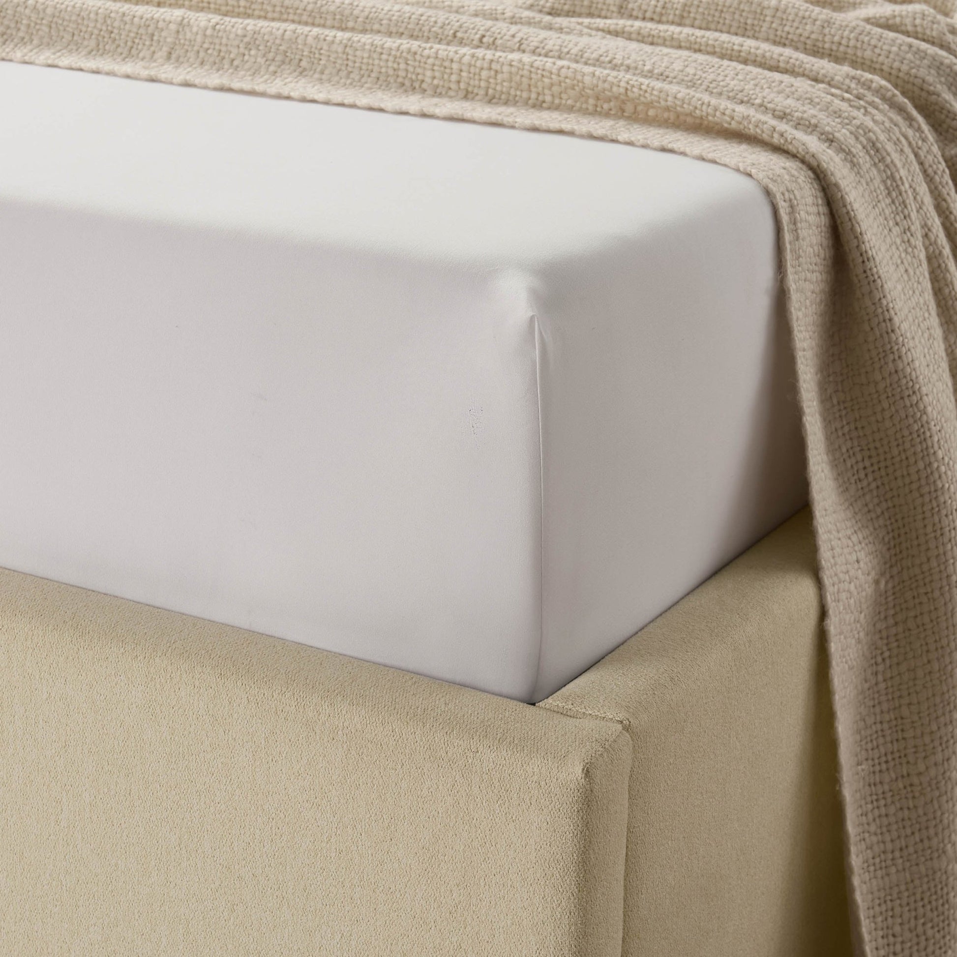 Soft Touch Microfibre Fitted Sheet - White - DUSK