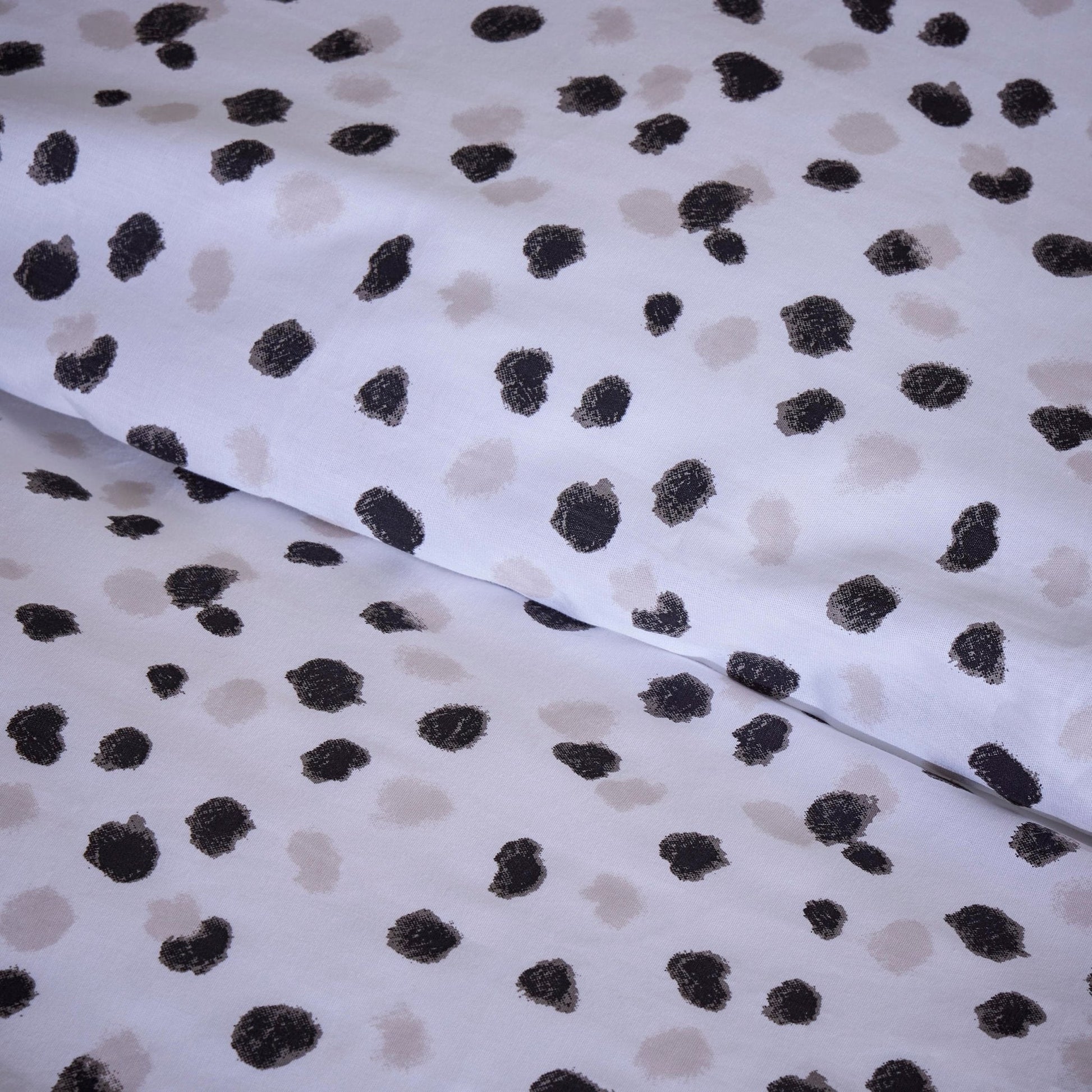 Tisno Dotted Duvet Cover Set - White/Black - DUSK