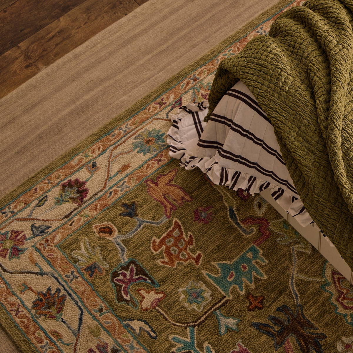 Wool Floral Pattern Rug - Green - DUSK