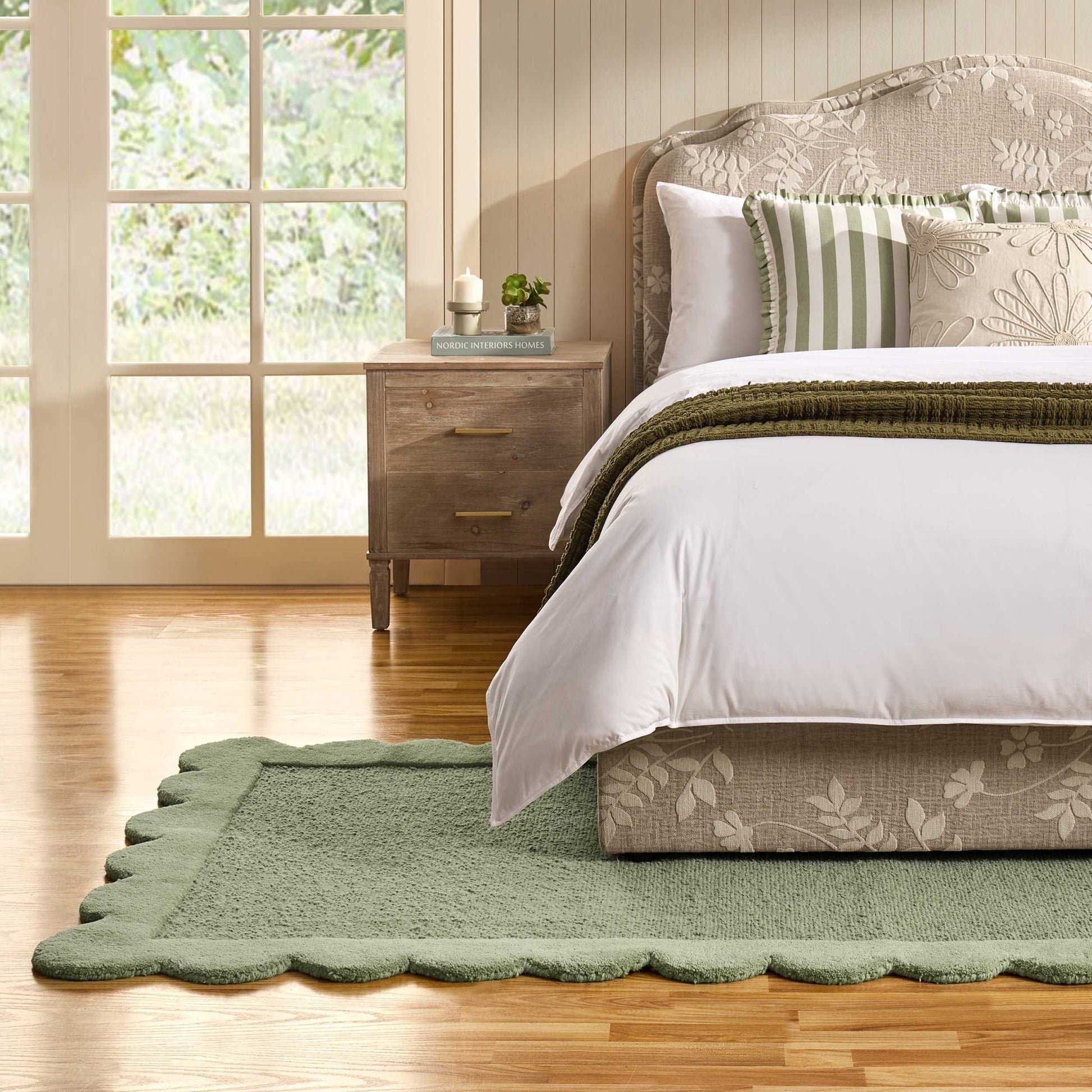Wool Scallop Edge Rug - Sage - DUSK