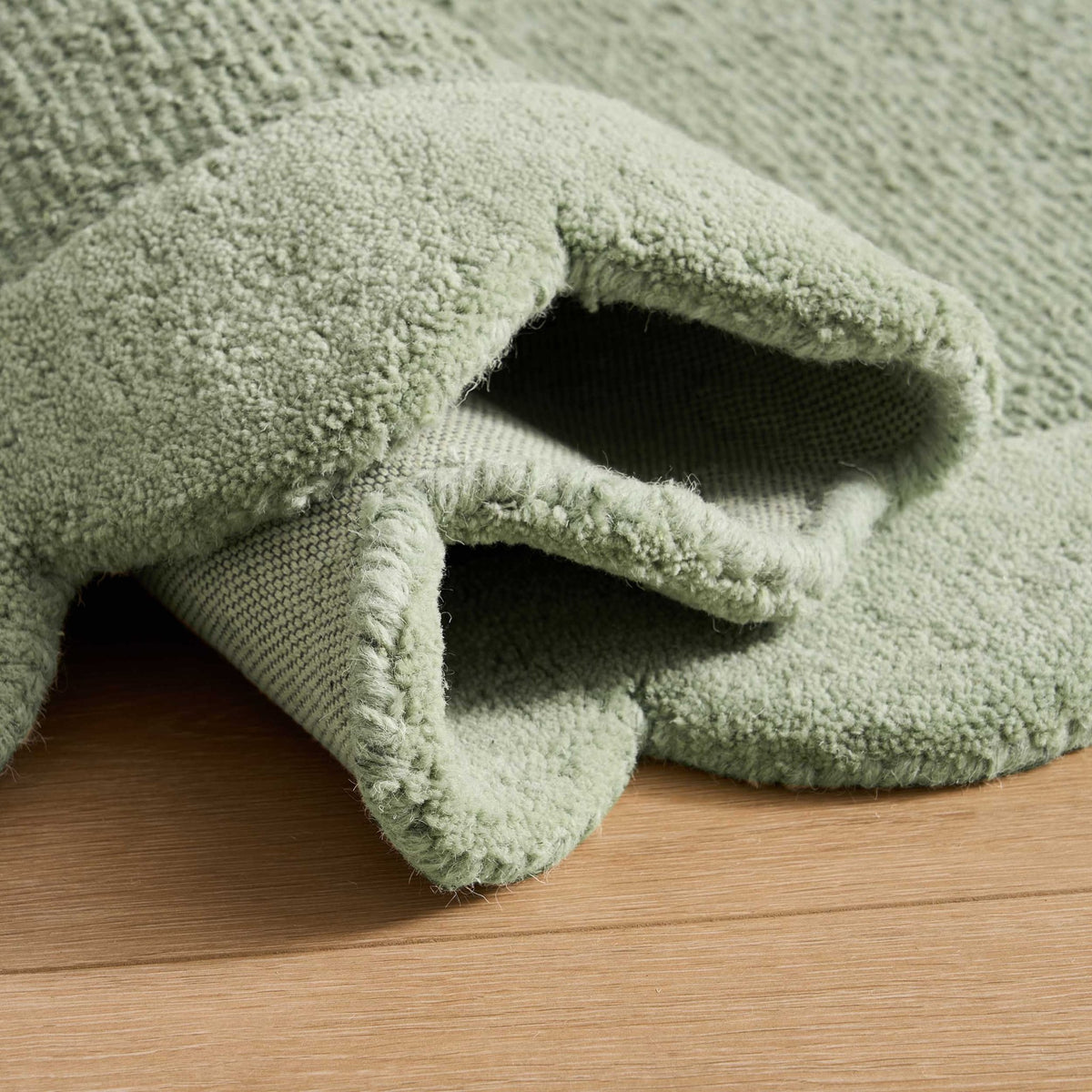 Wool Scallop Edge Rug - Sage - DUSK