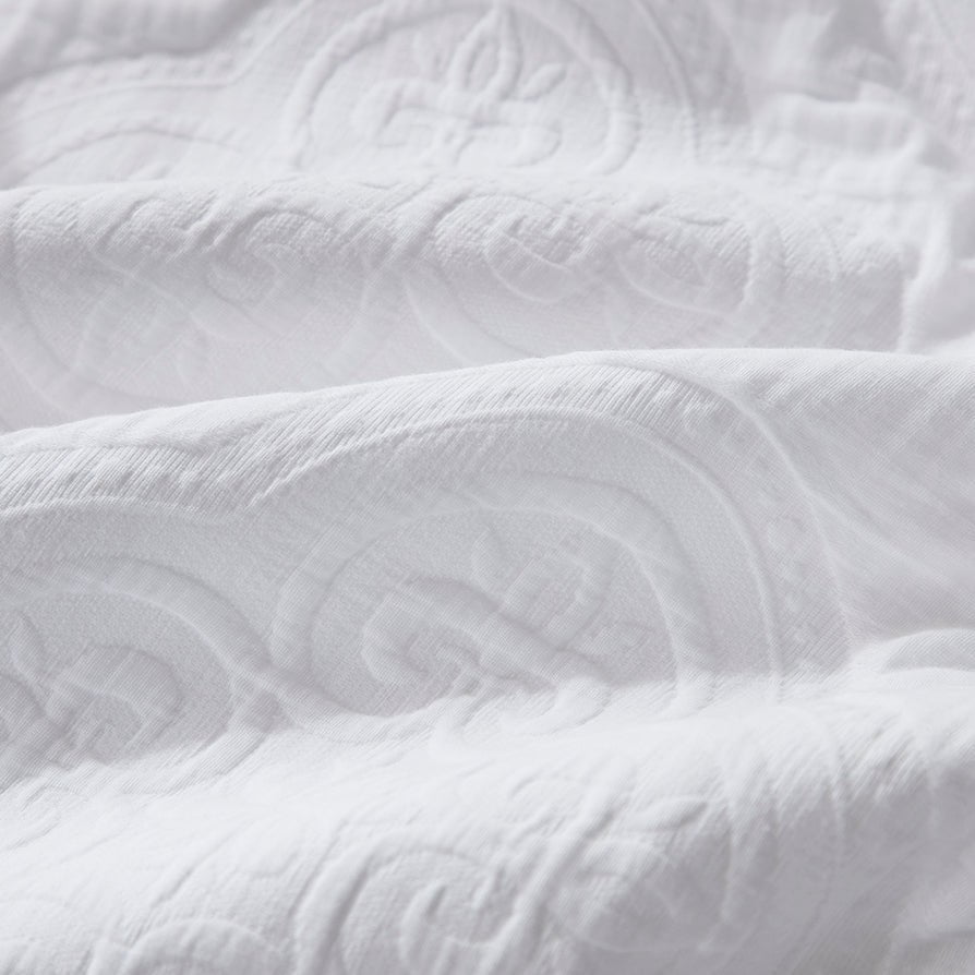 Cannes Matelassé Bedspread - White - DUSK