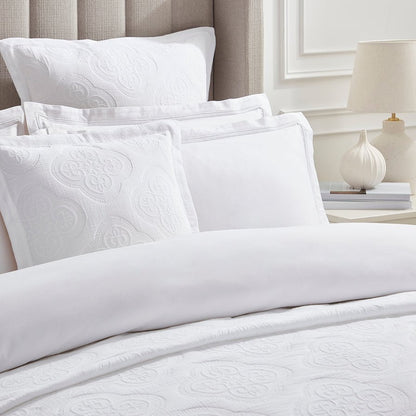 Cannes Matelassé Bedspread - White - DUSK