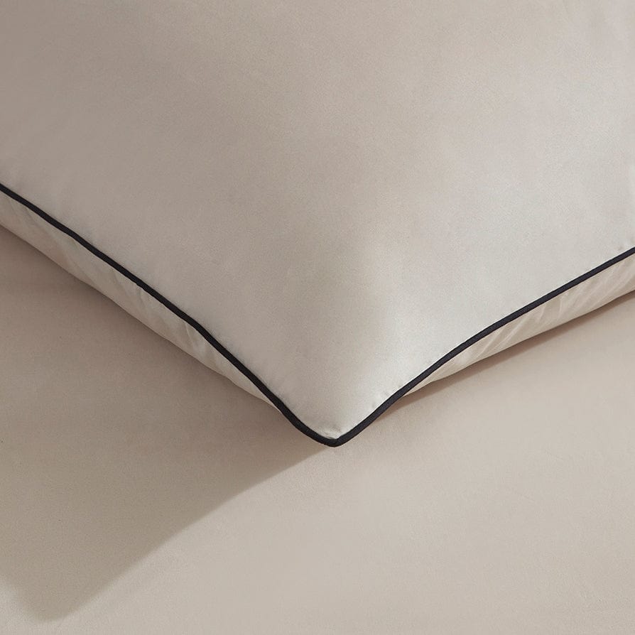 Pair Of Cambridge Pillowcases - 200 TC - Cotton - Natural/Black - DUSK