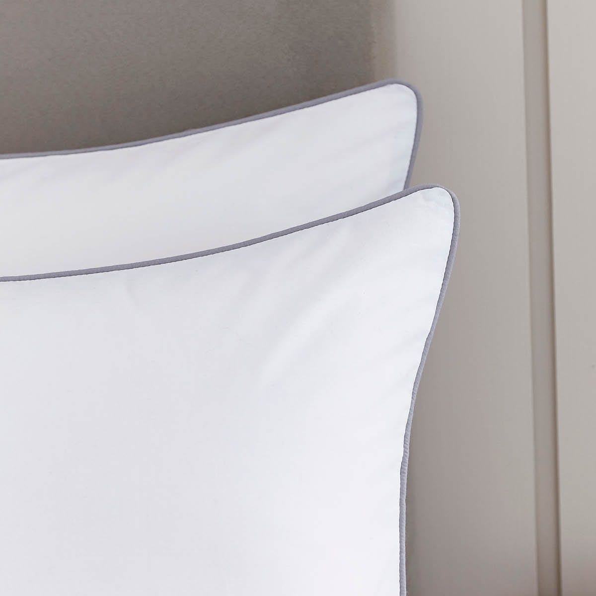 Pair of Cambridge Pillowcases - 200 TC - Cotton - White/Grey - DUSK