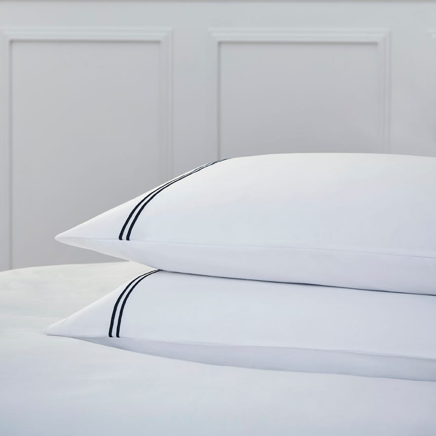 Pair of Kensington Classic Pillowcases - 800 TC - Egyptian Cotton - White/Black - DUSK
