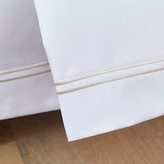 Pair of Kensington Classic Pillowcases - 800 TC - Egyptian Cotton - White/Gold - DUSK
