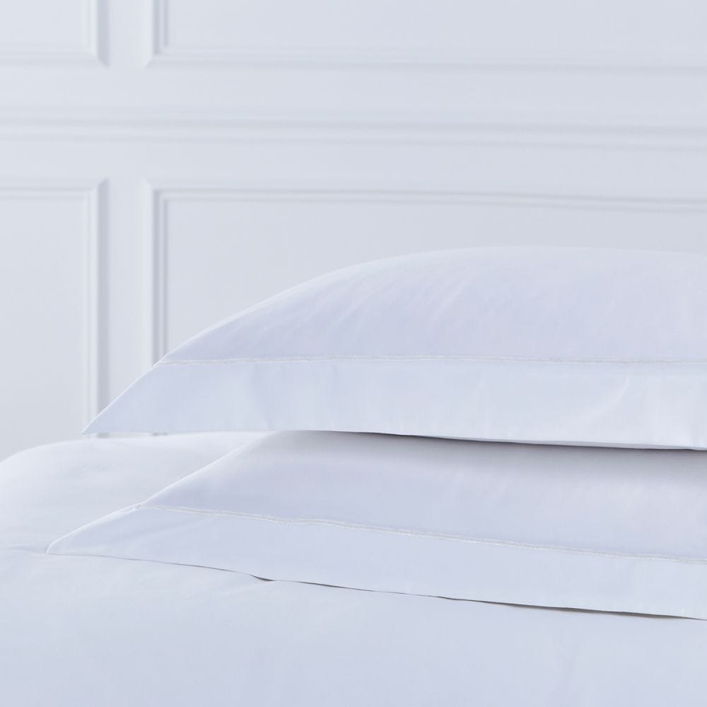 Pair of Mayfair Oxford Pillowcases - 400 TC - Egyptian Cotton - White - DUSK