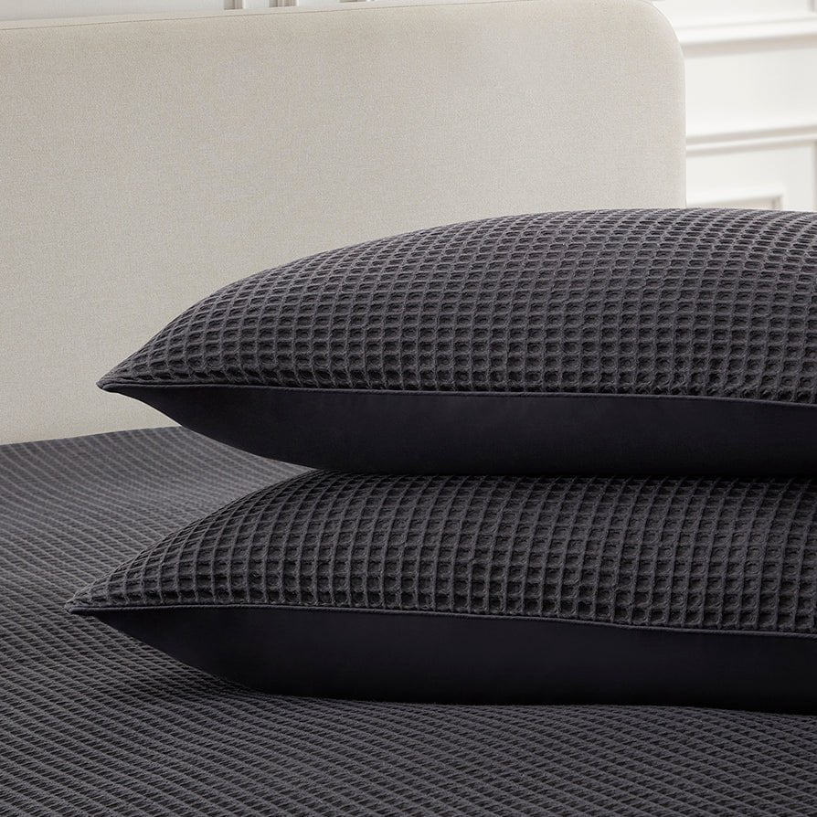 Pair of Portofino Waffle Pillowcases - 200 TC - Cotton - Charcoal - DUSK